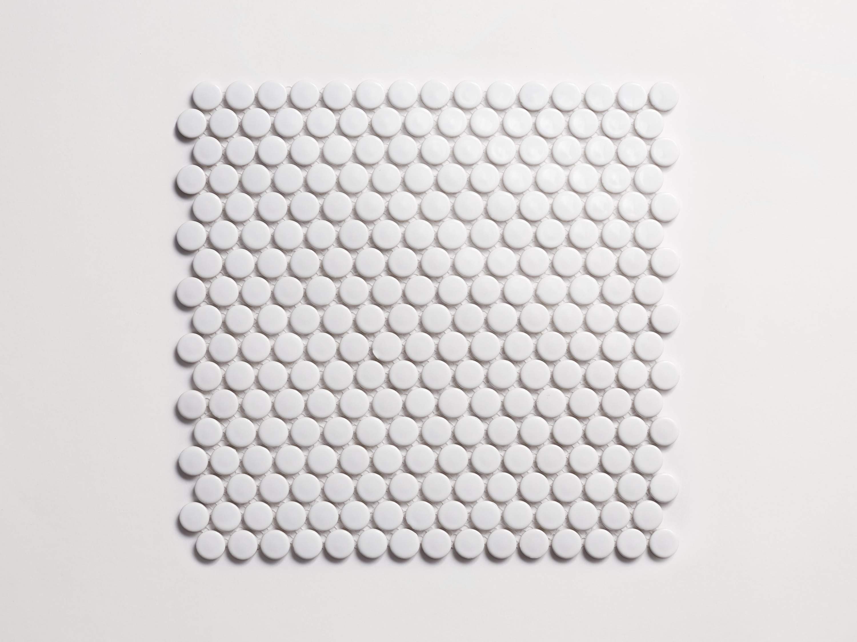 Carreau en grès cérame aspect mosaïque ronde blanche - Série PENNY REALONDA