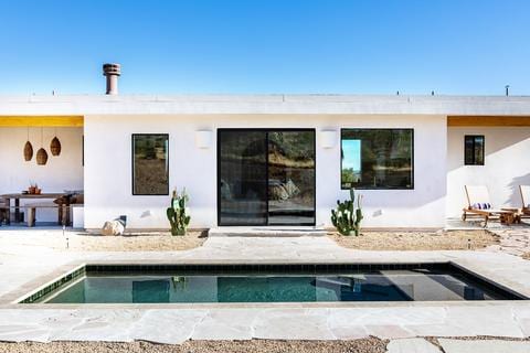 tips for installing tile in your pool, and a look into a california desert oasis