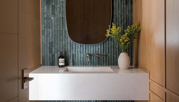 10 small bathroom tile color combinations that feel spacious