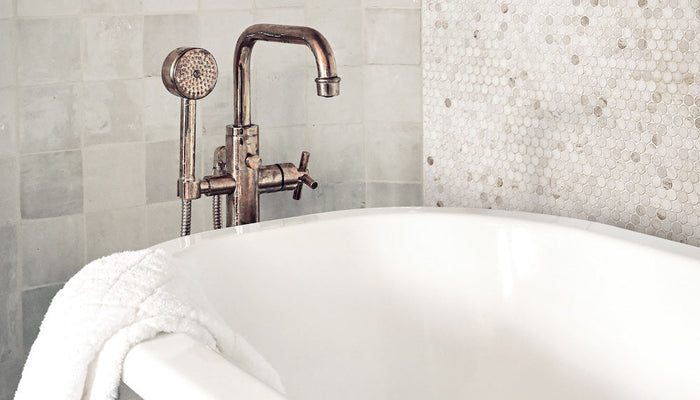 white and gold bathroom ideas designers love