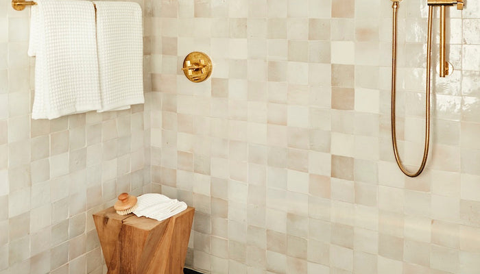 shower pan vs tile: the real tradeoffs before you renovate
