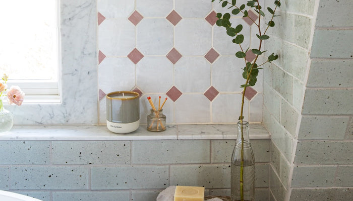 feature wall bathroom ideas: tile designs that make a statement