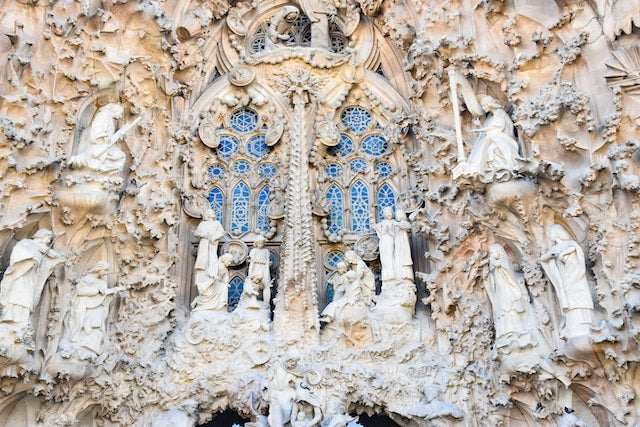 Antoni Gaudí: architect. innovator. tile obsessive.