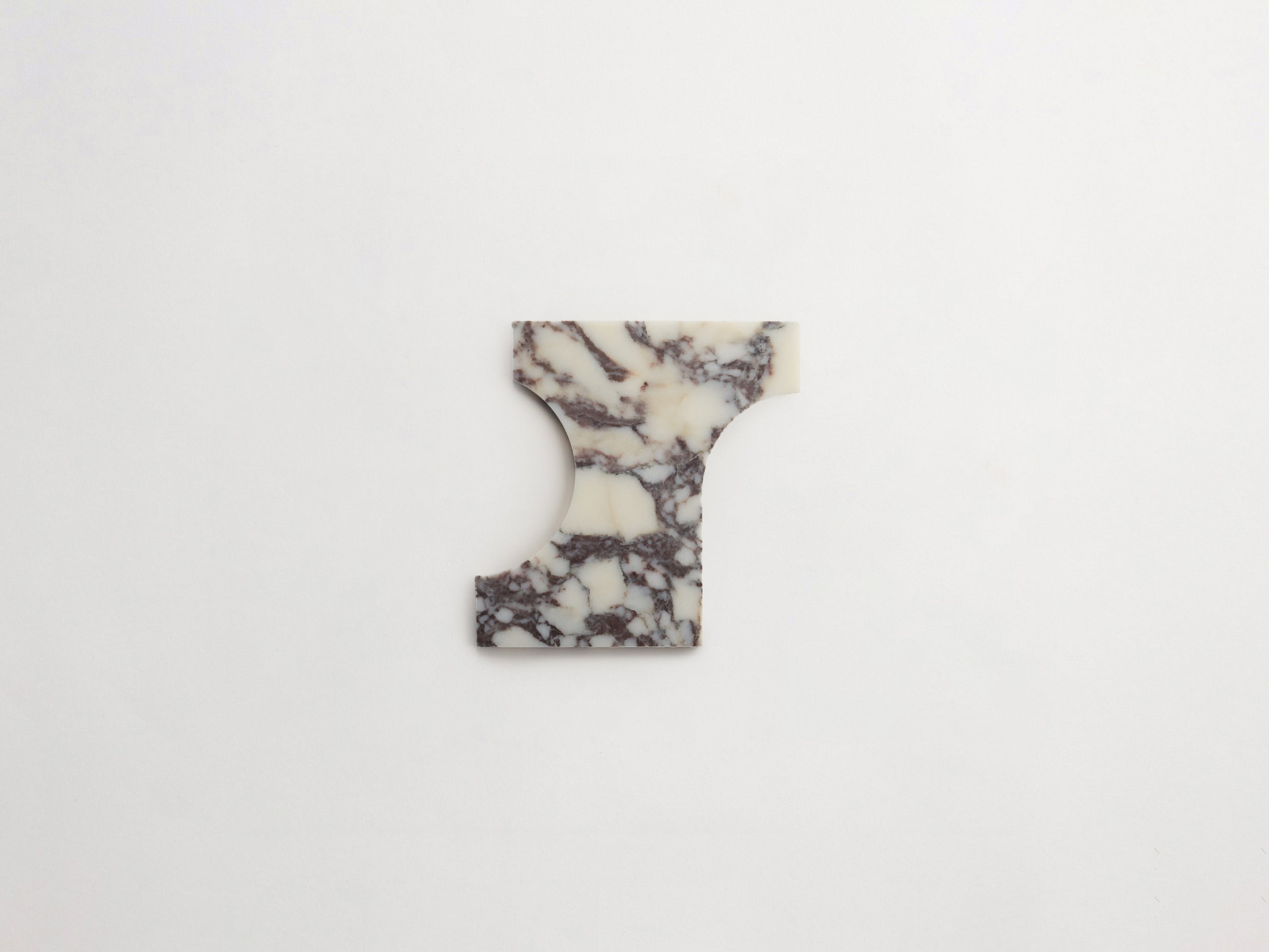 CC0095-cle-tile-cristina-celestino-stone-filato-Z-left-calacatta-viola-3000x2250-300dpi.jpg