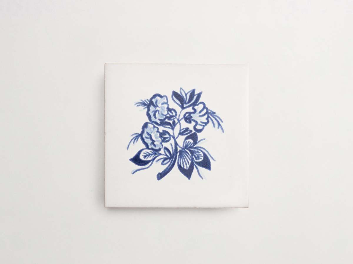 Decorative painted blue white tile flora majolica delft.