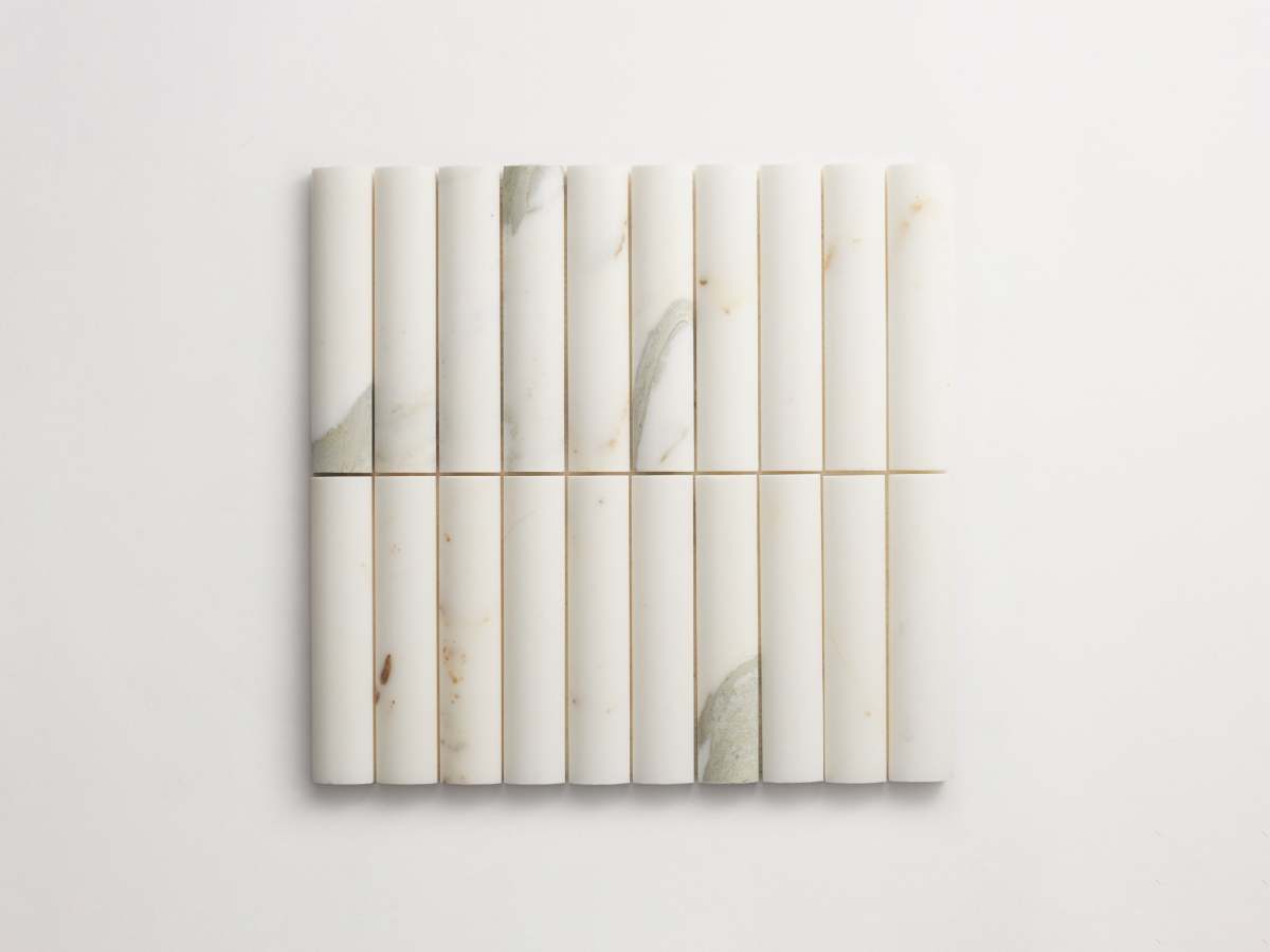 Rounded stone 3d-tile calacatta gold cabochon short.