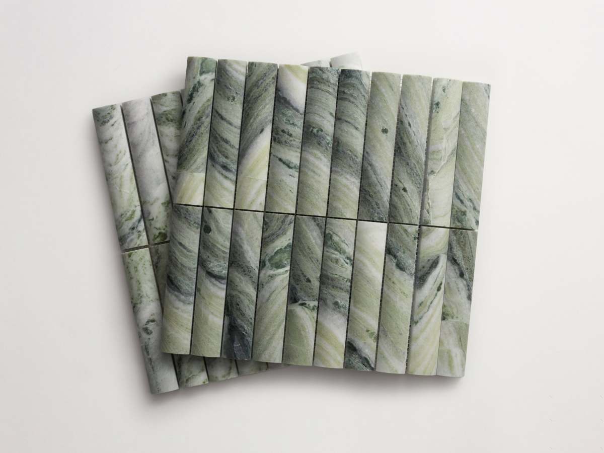 Green marble rounded 3d-tile lapidary cabochon short.