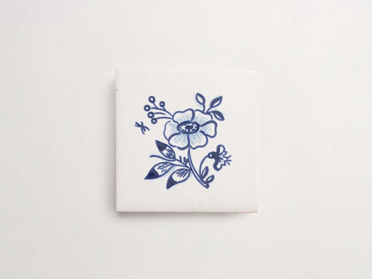 Ceramic blue white pattern backsplash maiolica delft tile.