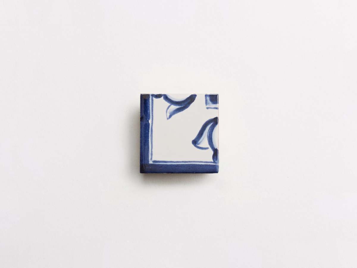 White blue square ceramic mezza border tile majolica delft.