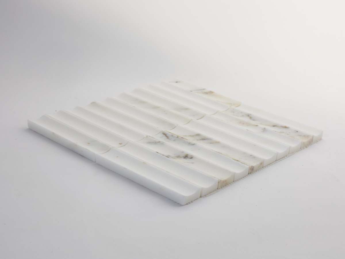 Fluted 3d-tile calacatta gold marble etui petit.