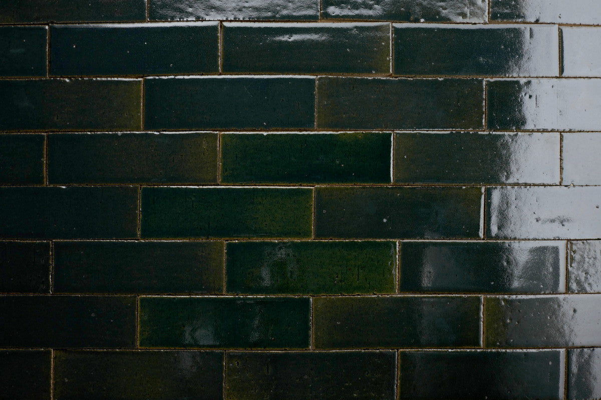 Glazed thin brick 2½x8 Turtle Bay Green guild.