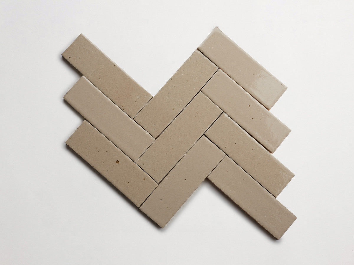 Glazed thin brick 2½x8 Durand Ash Natural guild.