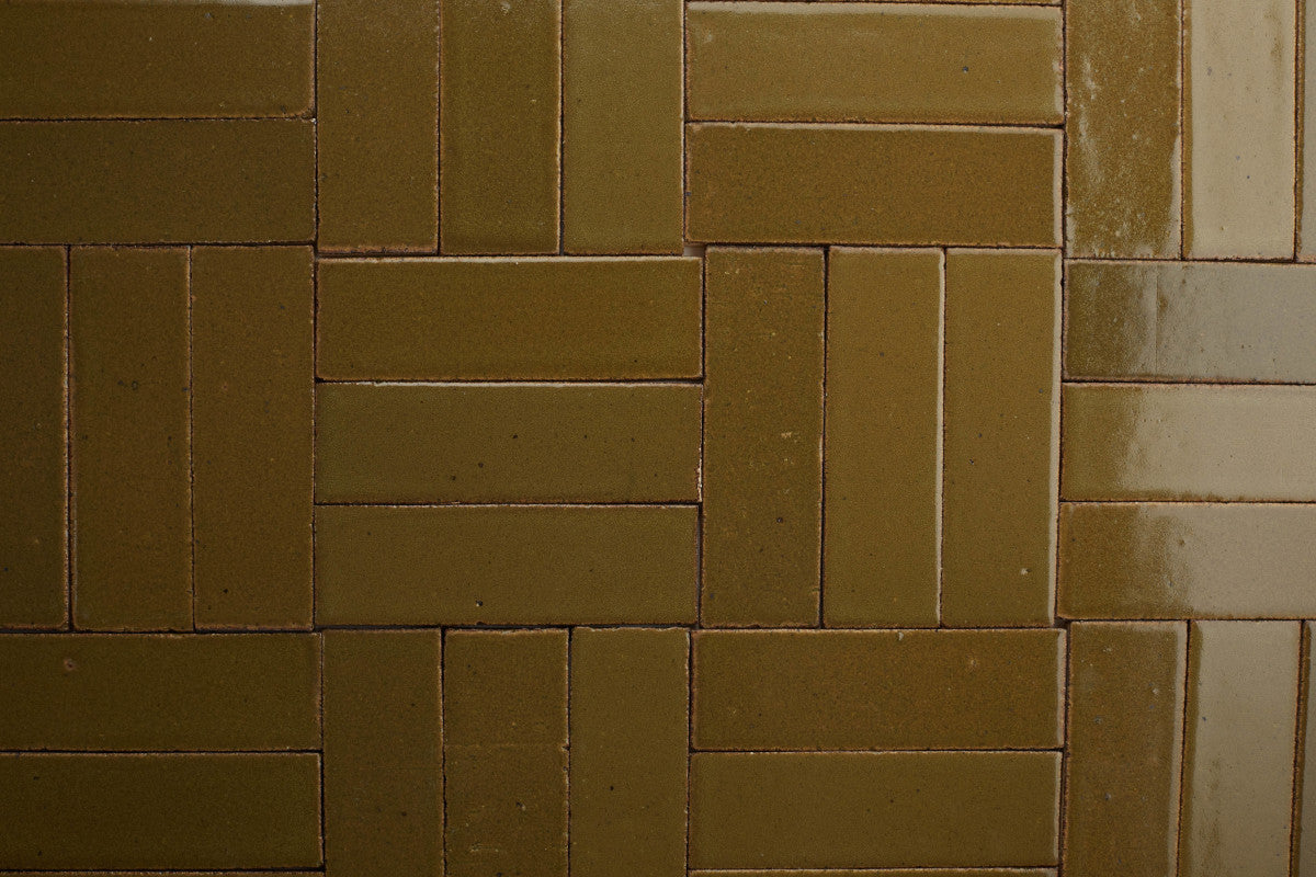 Glazed thin brick 2½x8 Mink Hollow Brown, Yellow guild.