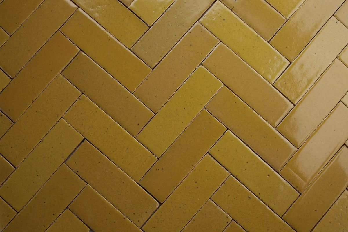 Glazed thin brick 2½x8 Van Winkle Rock Yellow guild.
