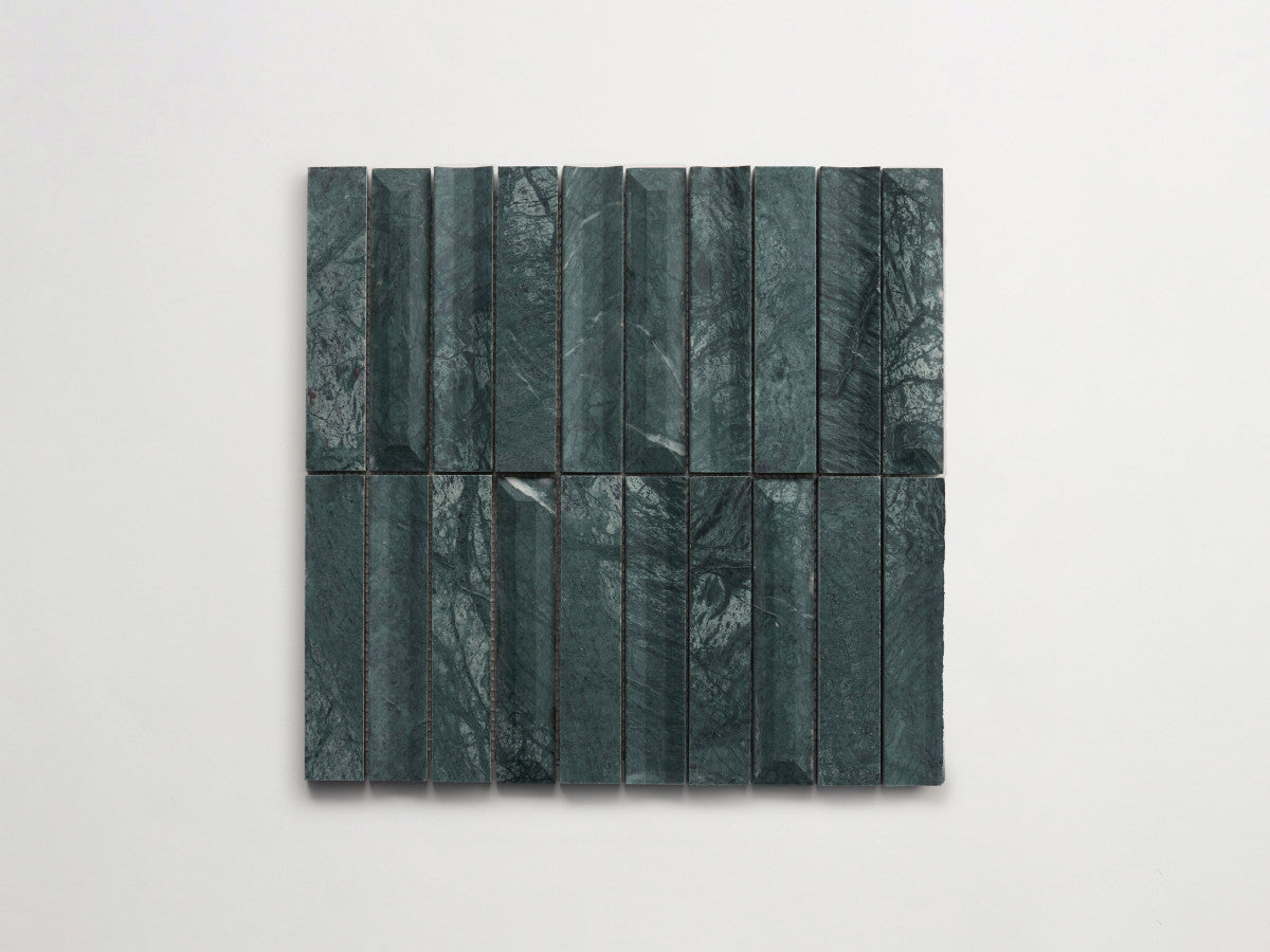 clé lapidary: lavorato | apiari | honed | verde marble ~ 1¼"x6"x½"