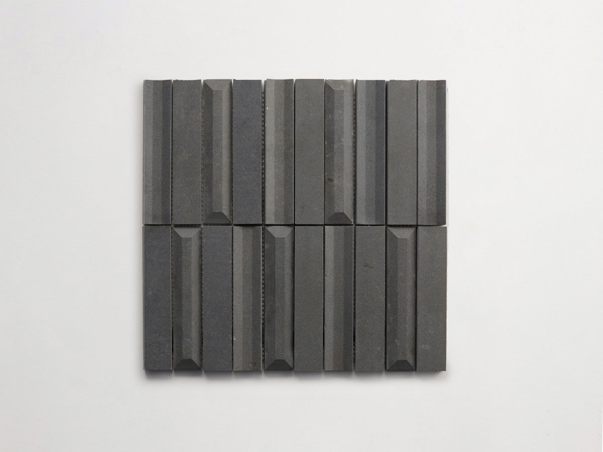 clé lapidary: lavorato | apiari | honed | noir fumé ~ 1¼"x6"x½"