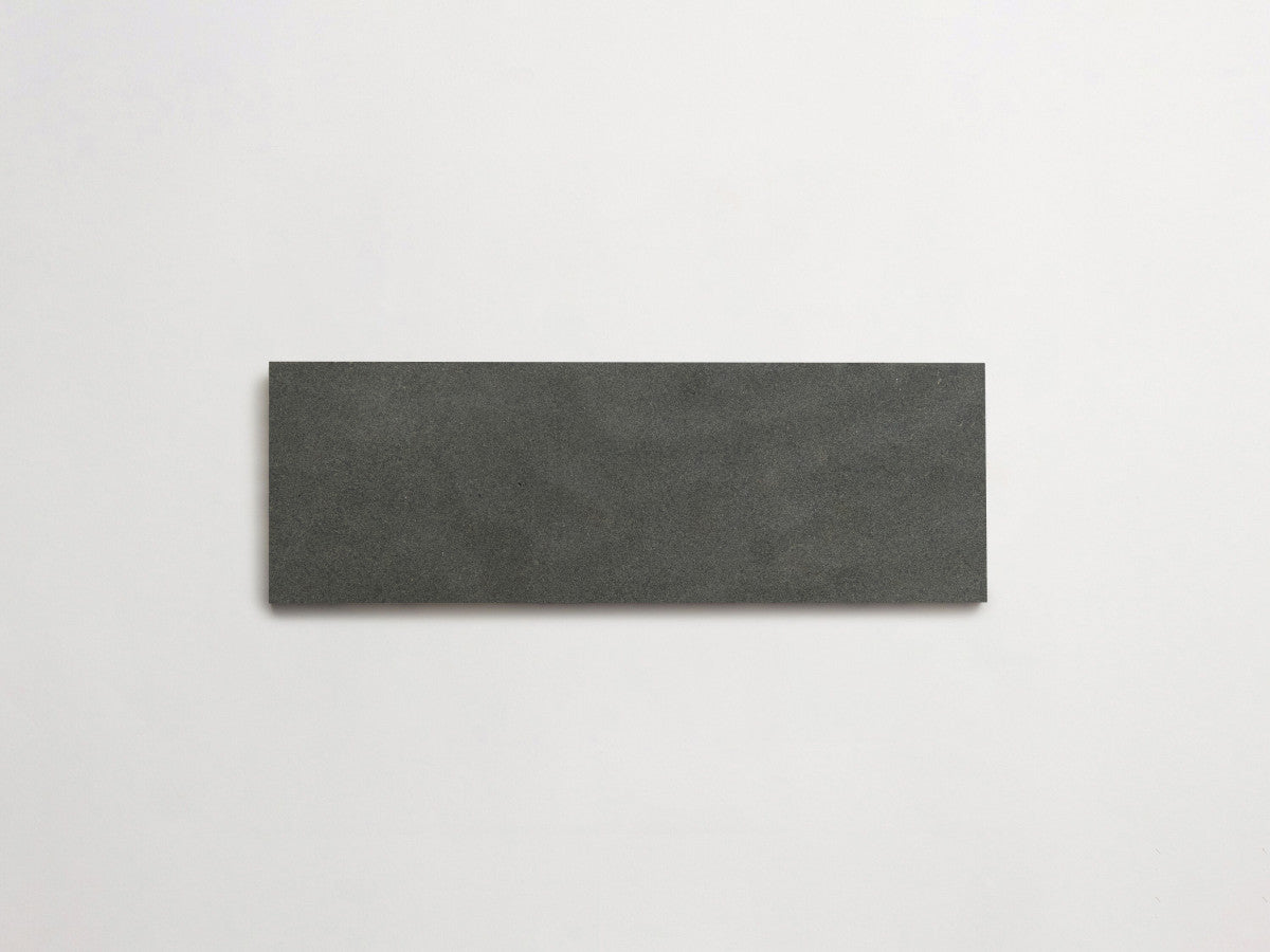 clé lapidary: grandioso | plank | honed | noir fumé ~ 4"x12"x⅜"