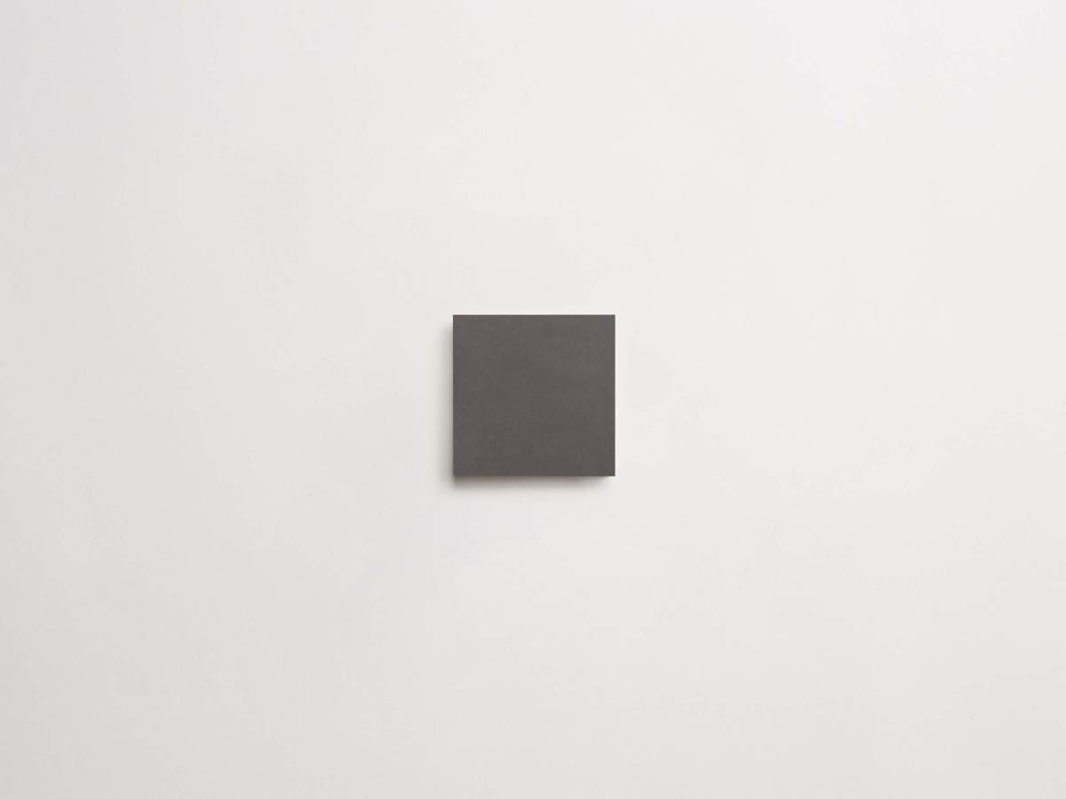 Cement pavimenti flowerpot octagon + charcoal bouchon.