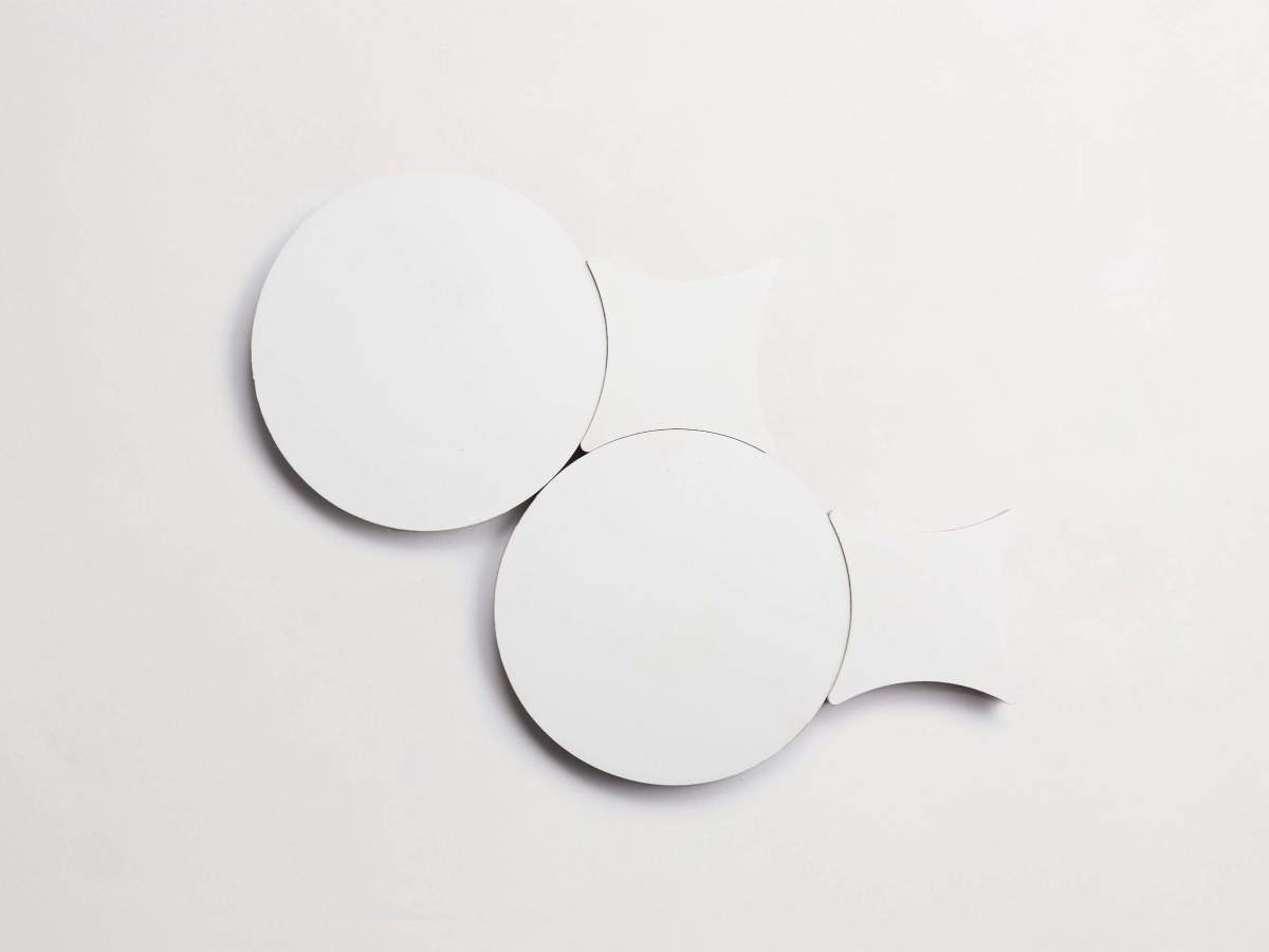 Cement pavimenti white sofia circle + losange tile.