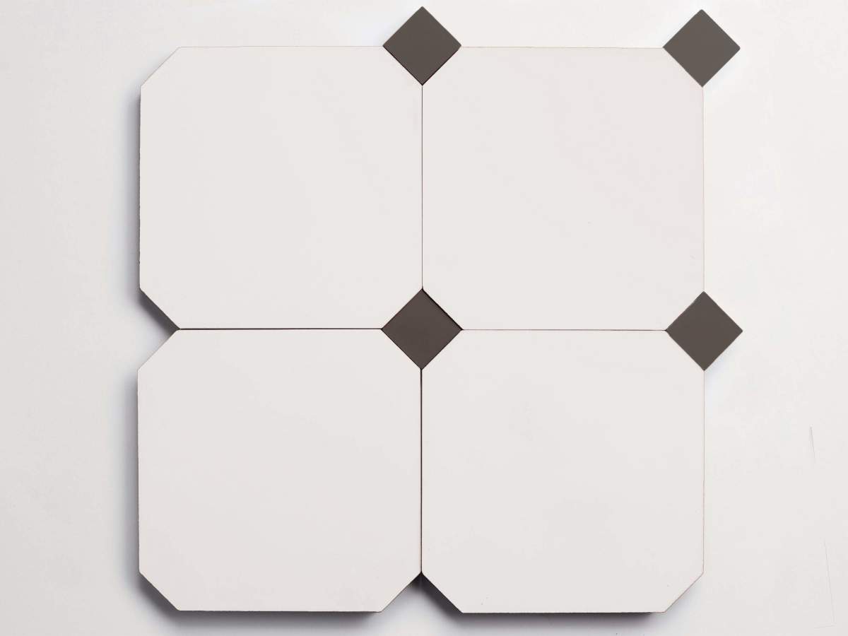 Cement pavimenti white octagon + charcoal losange.
