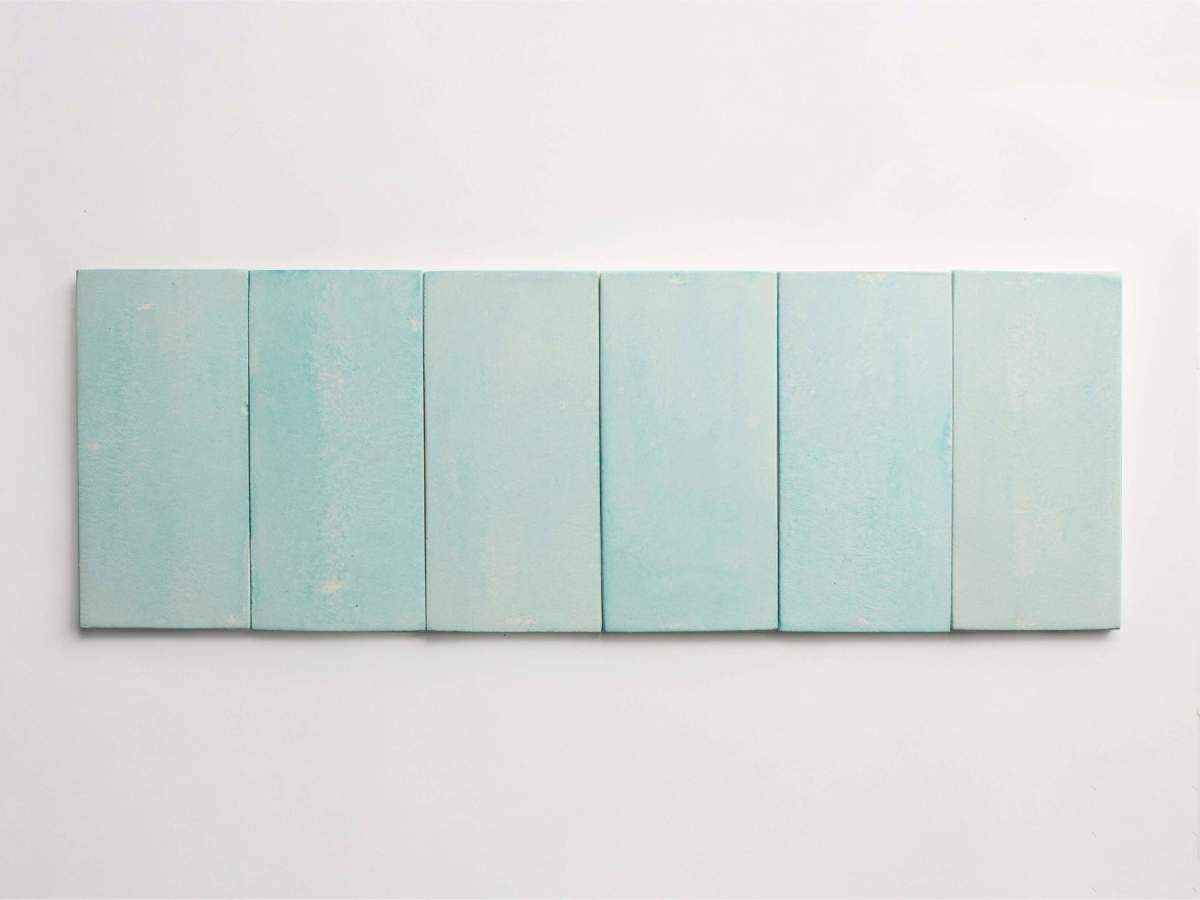 Ceramic Shibori Tile White 8x4 Teal Wash tile.