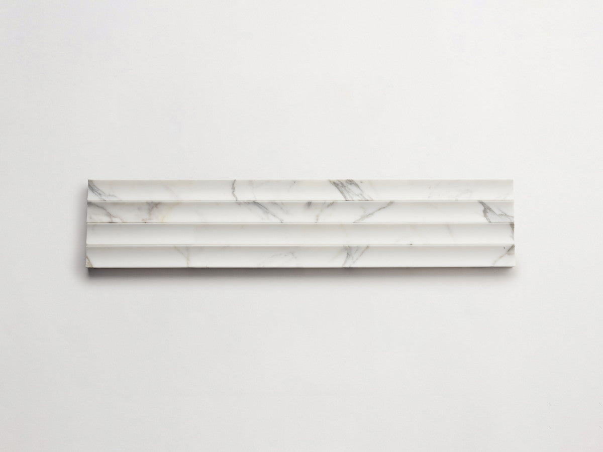 Fluted 3d-tile calacatta gold marble lapidary etui grand.