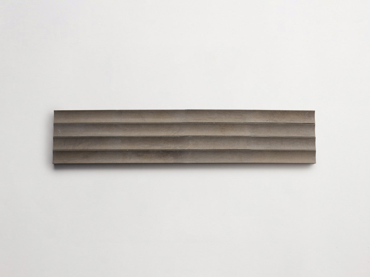 Lapidary fluted tile cashmere grey 23.5 x 1.25.