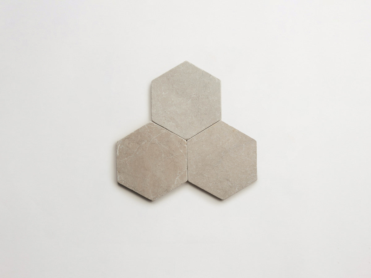 Lapidary stone tile 6¾ in. hex Alpaca Grey Tumbled.