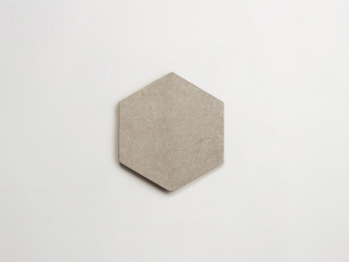 Lapidary stone tile 6¾ in. hex Alpaca Grey Tumbled.