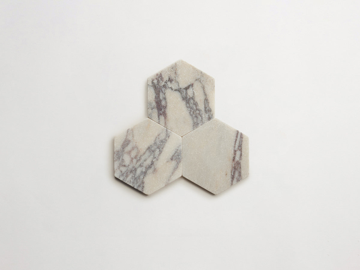 Lapidary stone tile 6¾ in. hex Calacatta White Tumbled.