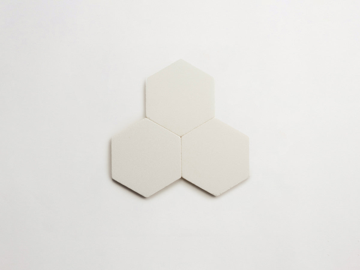 Lapidary stone tile 6¾ in. hex Thassos White Tumbled.