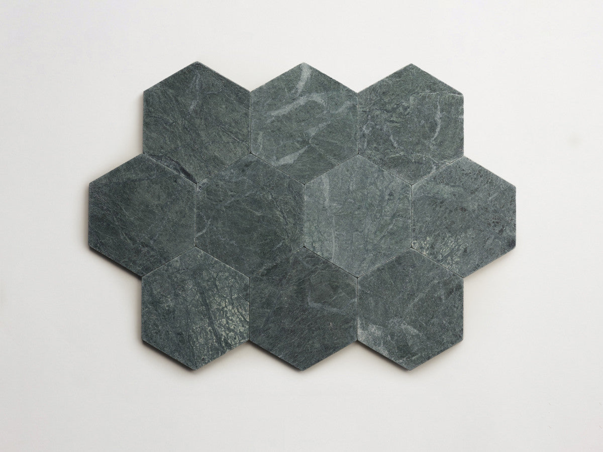 Lapidary stone tile 6¾ in. hex Marble Green Tumbled.