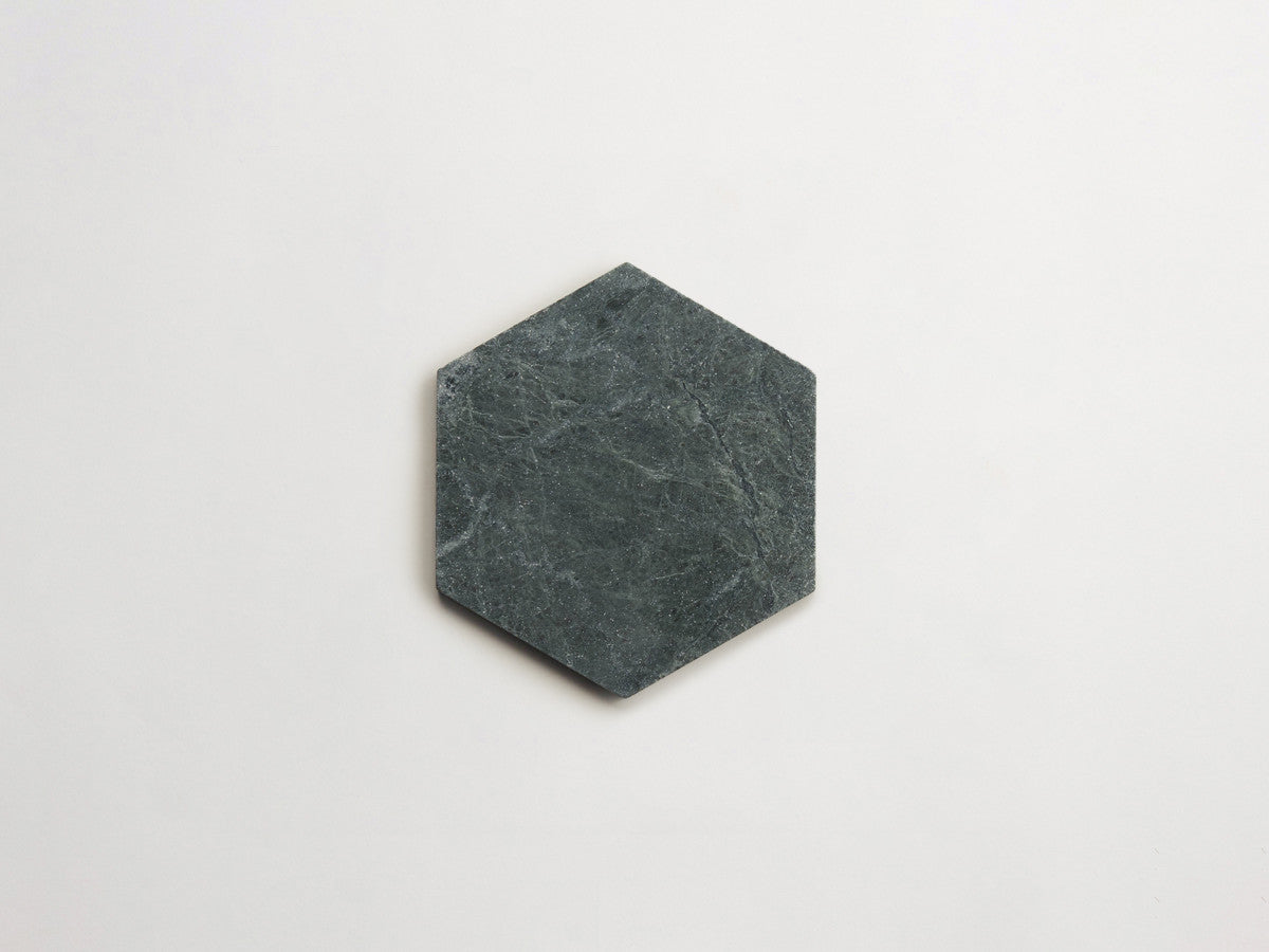 Lapidary stone tile 6¾ in. hex Marble Green Tumbled.