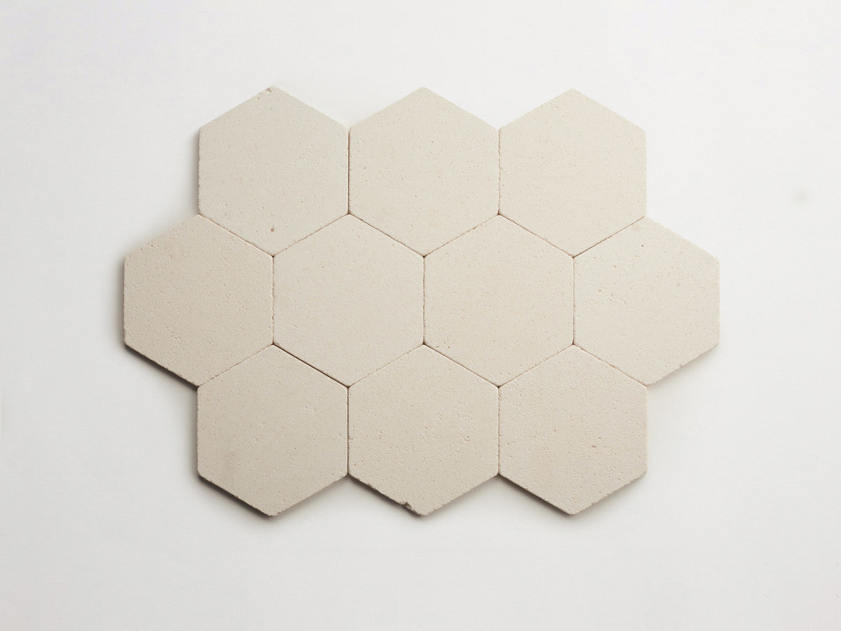 Lapidary stone tile 6¾ in. hex White Limestone Tumbled.
