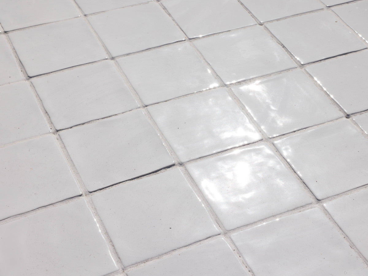 Basic Terracotta Tile 4x4 gloss White Tile.