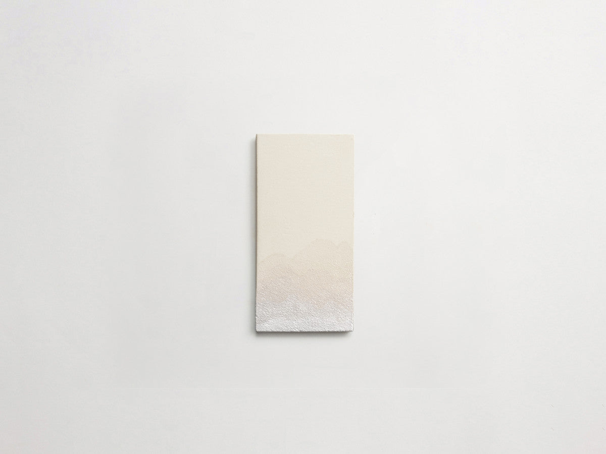 Ceramic Shibori Tile White 8x4 Grey Dip tile.