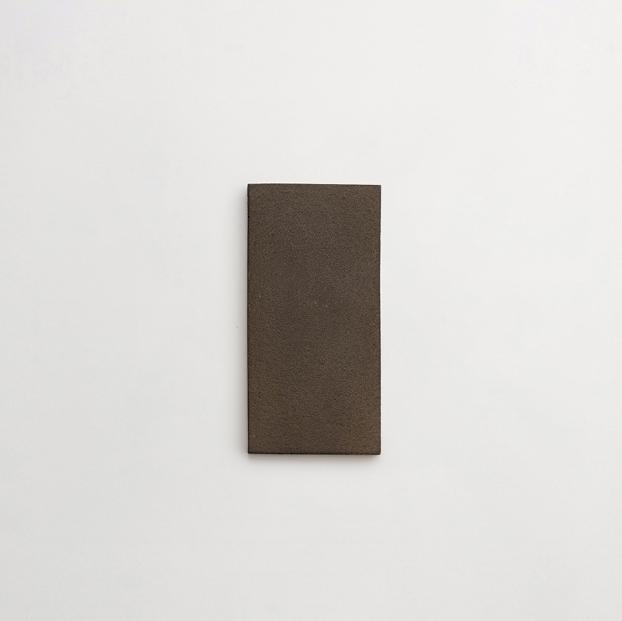 Ceramic Shibori Tile Natural 8x4 Black Stain tile.