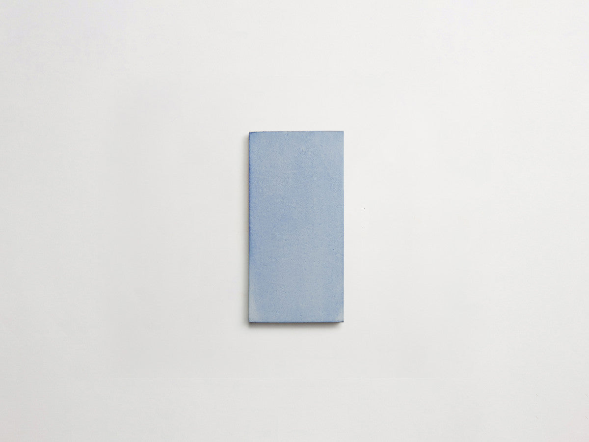 Ceramic Shibori Tile White 8x4 Indigo Wash tile.