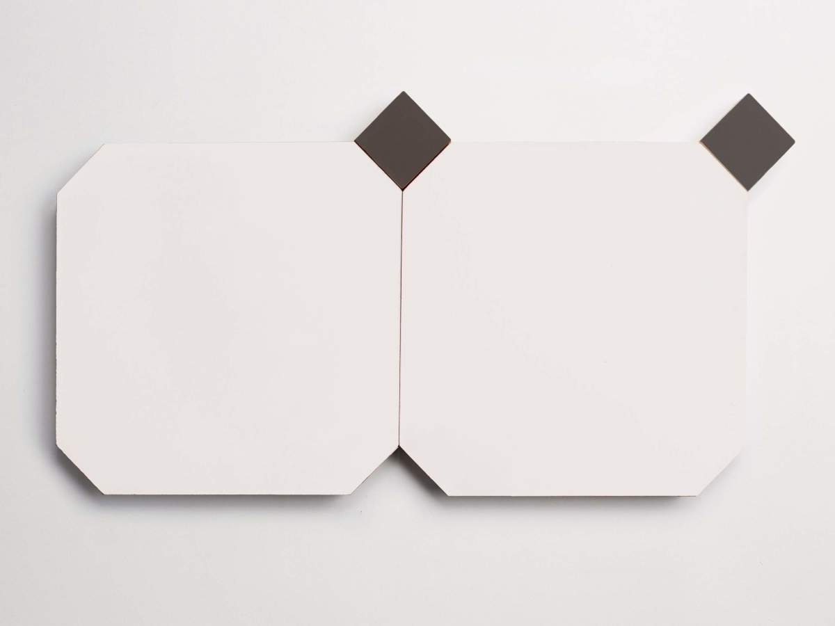 Cement pavimenti white octagon + charcoal losange.