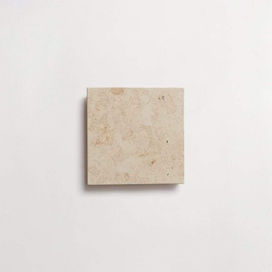 clé lapidary: legacy | grand place limestone | split field tile | honed | hermitage | sample