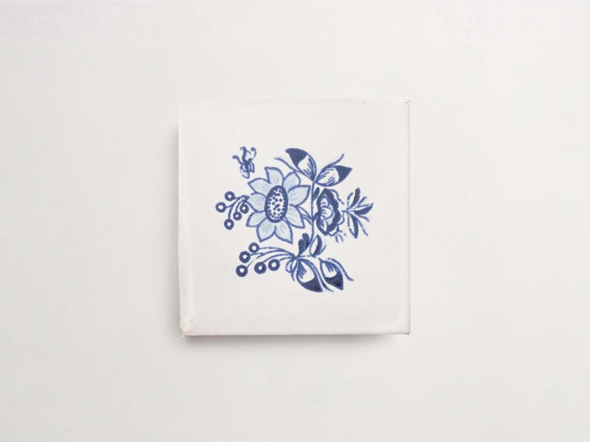 17th century: maiolica de delft: mezza | flora deco | pattern four | petite | gloss ~ 4"x4"x⅜"