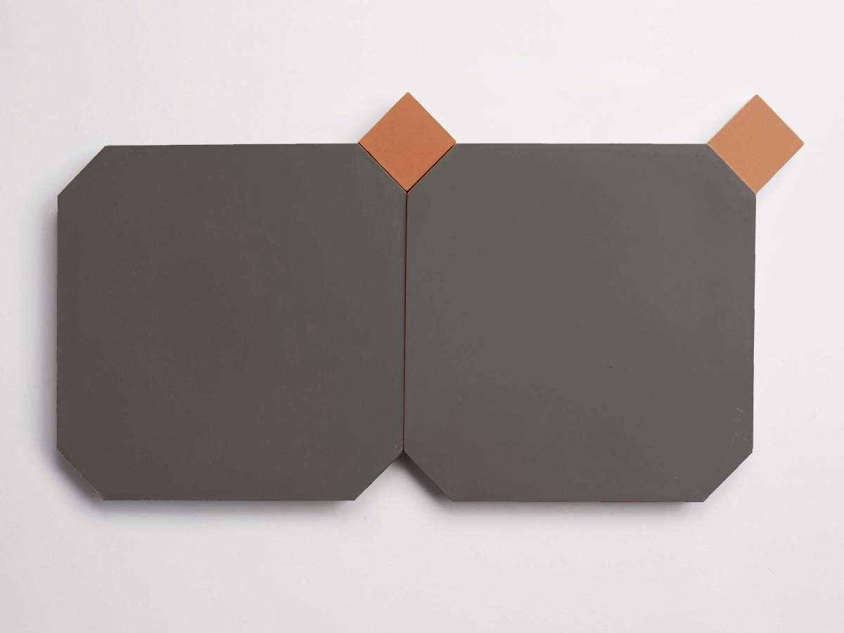 Cement pavimenti charcoal octagon + flowerpot bouchon.