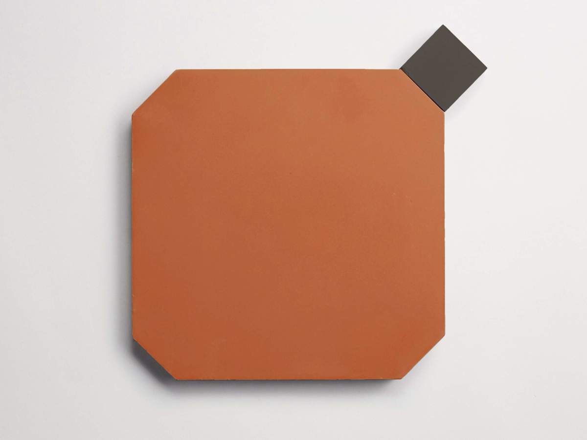 Cement pavimenti flowerpot octagon + charcoal bouchon.