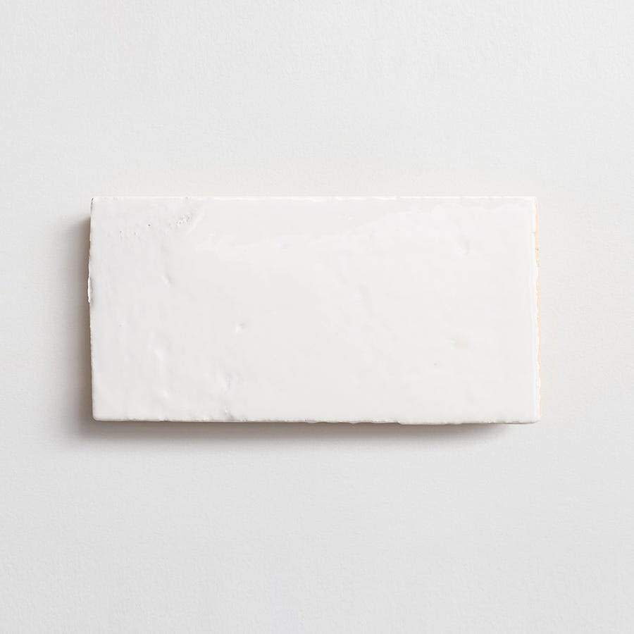 villa classica | forme | gloss | white | sample ~ 3½"x7"x½"