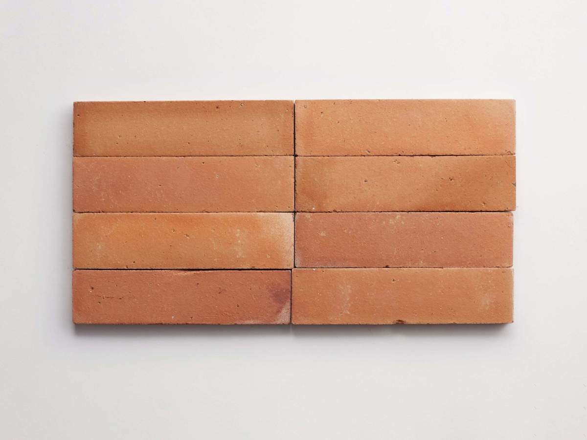 Terracotta tile le sol grand plank.