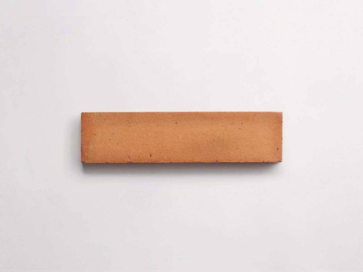 Terracotta tile le sol grand plank.