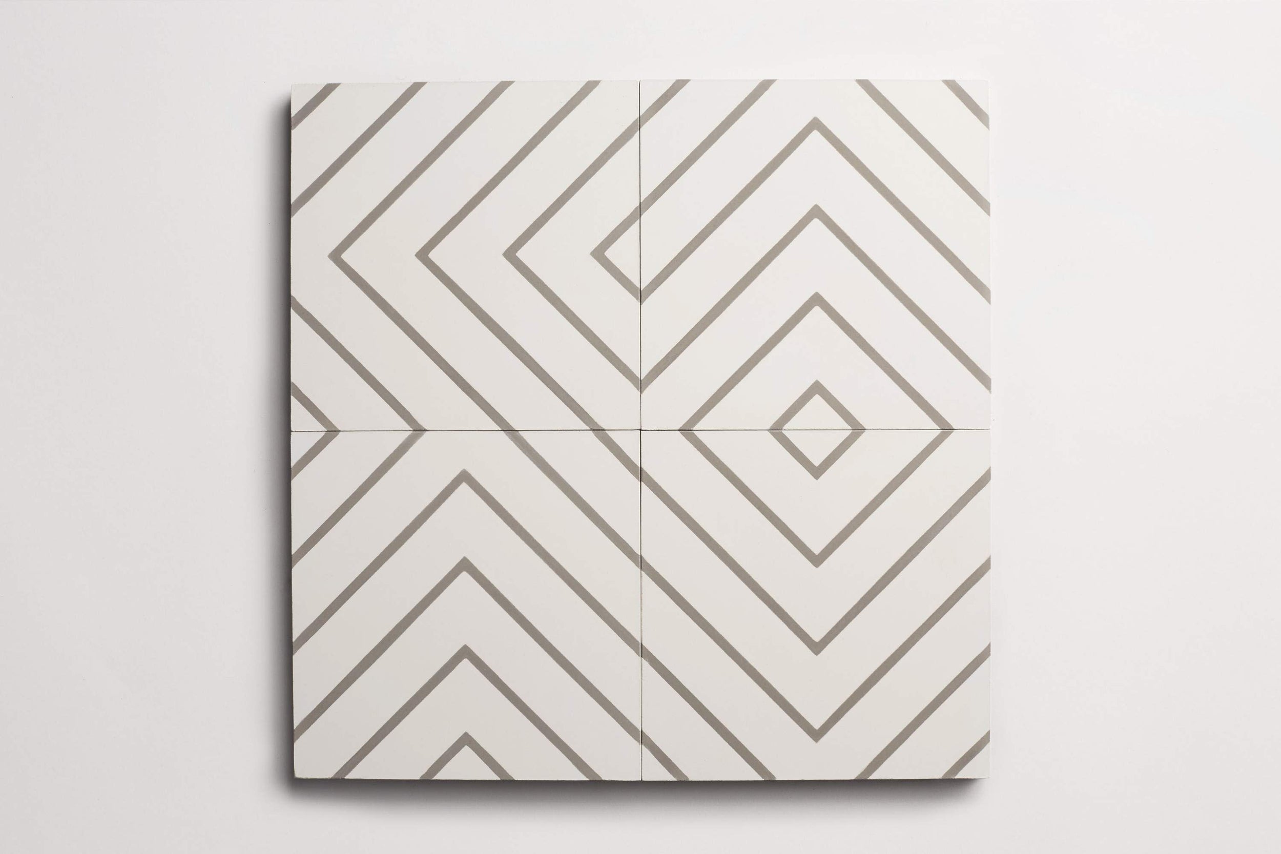 h___h_white_metal_stripes__overhead_4up_overhead_main_3600x2400_c21617.jpg
