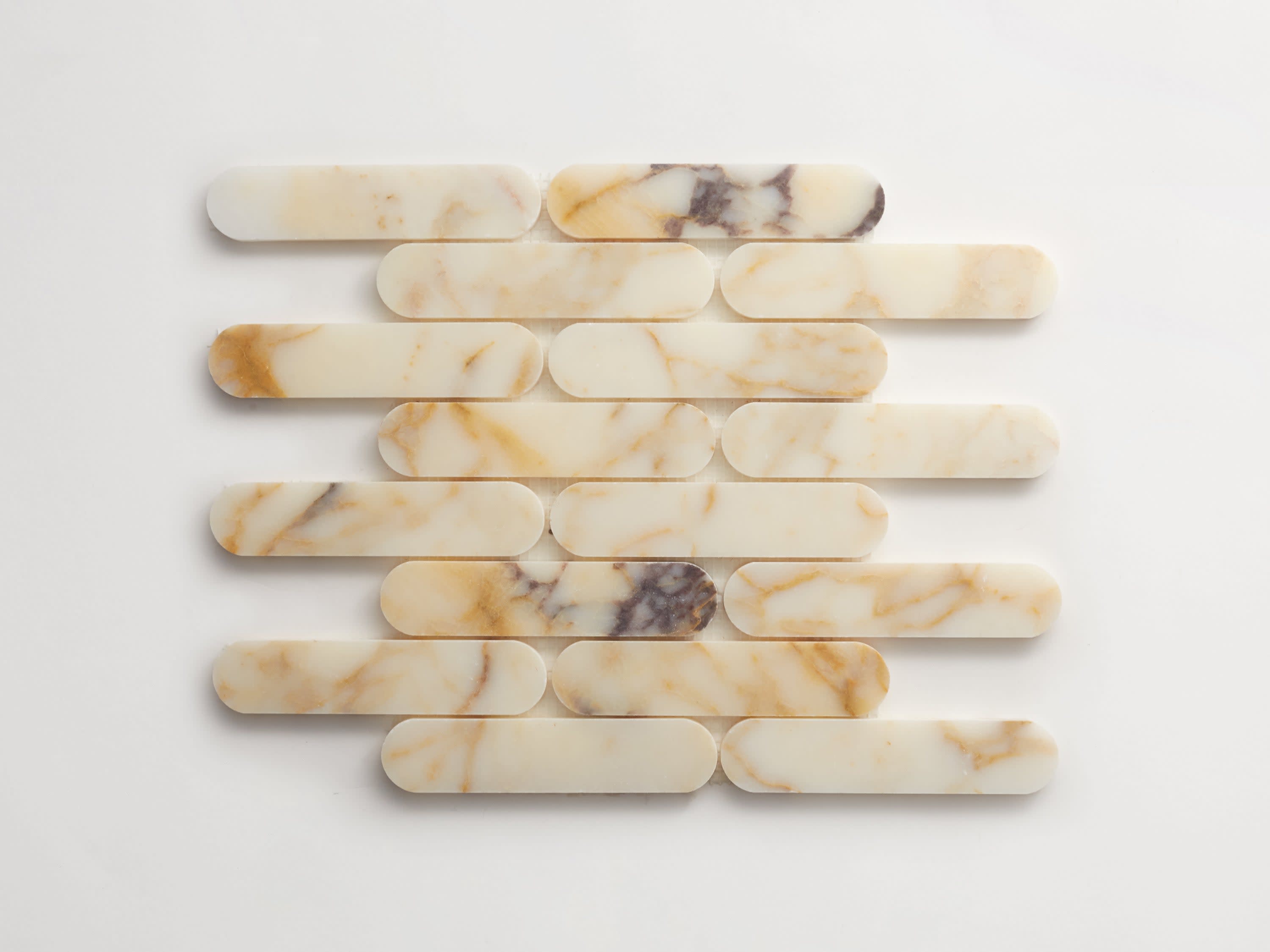 calacatta viola mosaic tile oval petit lapidary clé clé tile