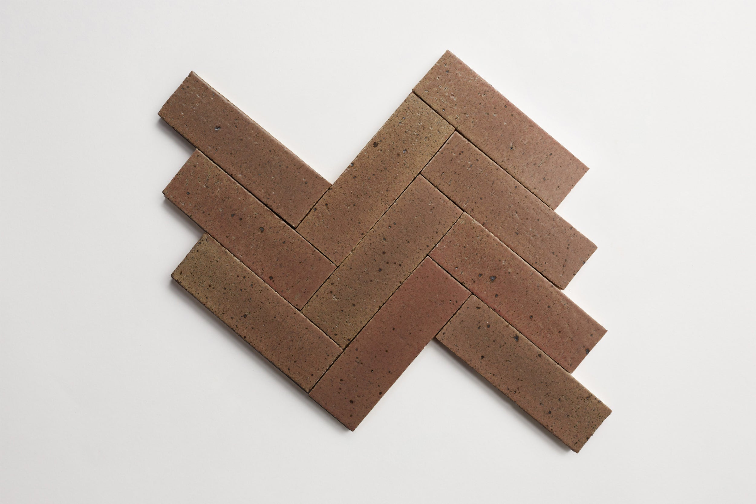 cle-tile-brick-herringbone-secondshelf-guild-ca21789.jpg