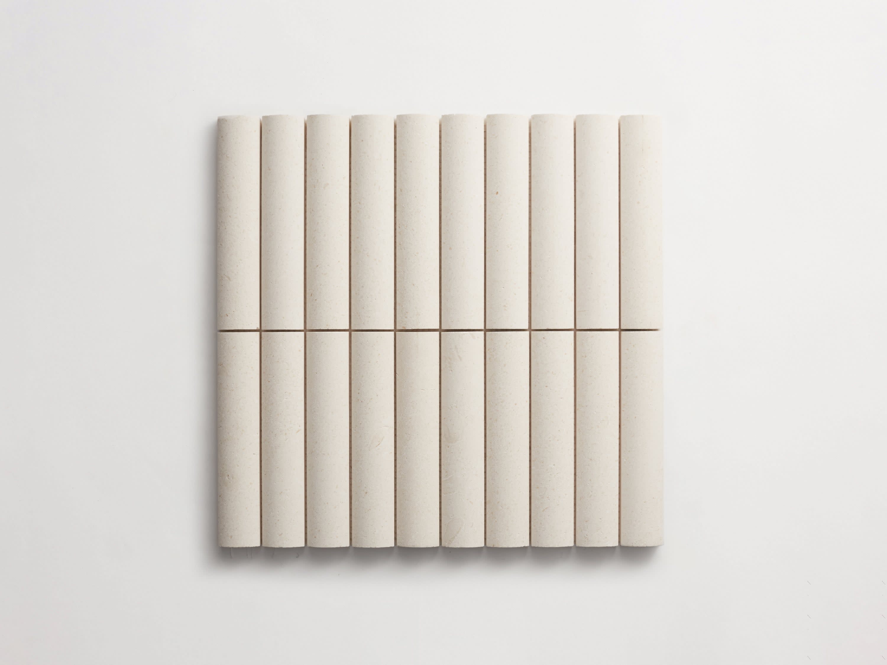 rounded white 3d-tile | limestone | cabochon short | clé